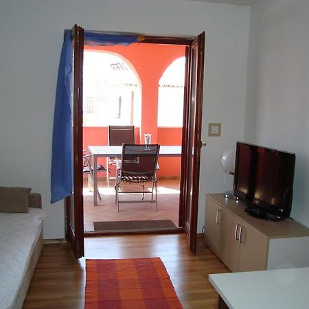 Apartments Josip Pinezići Eksteriør bilde